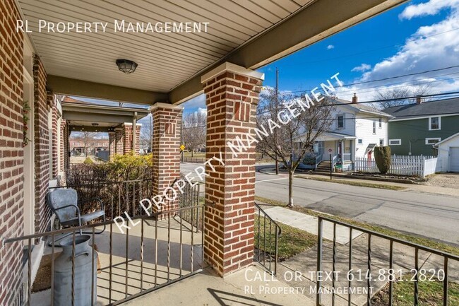 Building Photo - 2 Bedroom/1.5 Bath Condo in Moeller Park P...