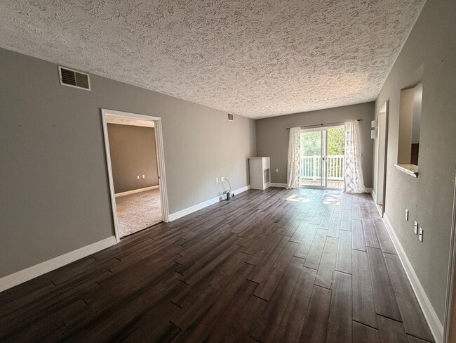 Building Photo - 5712 E Town Dr