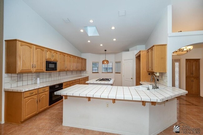 Building Photo - 14710 Blanco Ave