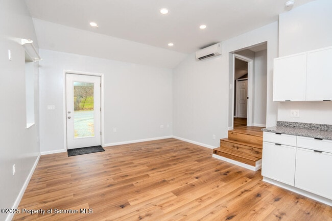 Building Photo - 240 Craig Rd