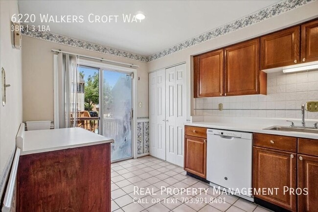 Building Photo - 6220 Walkers Croft Way