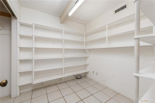 Building Photo - 2625 Village Dr
