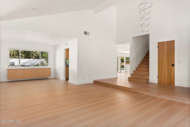 Building Photo - 84 Sunny Vista Ave