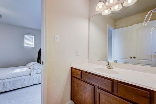 Building Photo - 23707 Walnut Maze Ct