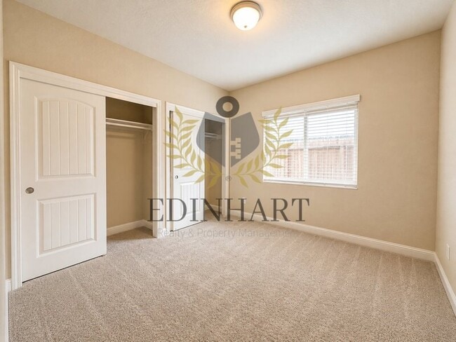 Building Photo - 1138 S Simon St