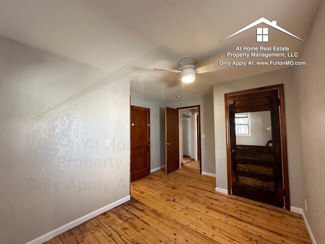 Building Photo - 1209 E Ash St