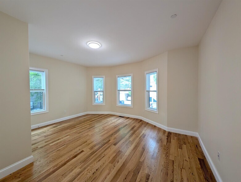 Building Photo - 20 Holyoke Rd