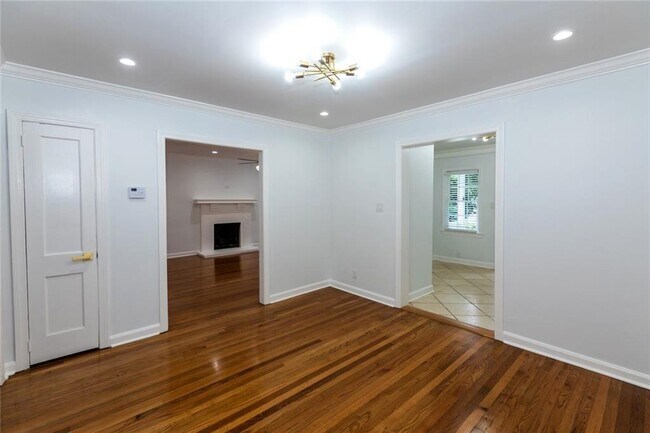 Building Photo - 1311 Roxboro Dr NE