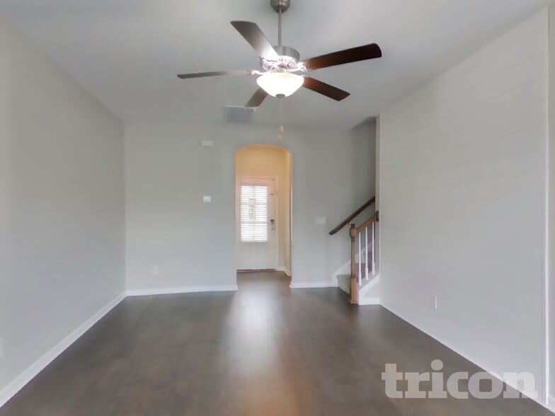 Building Photo - 704 Finse Dr