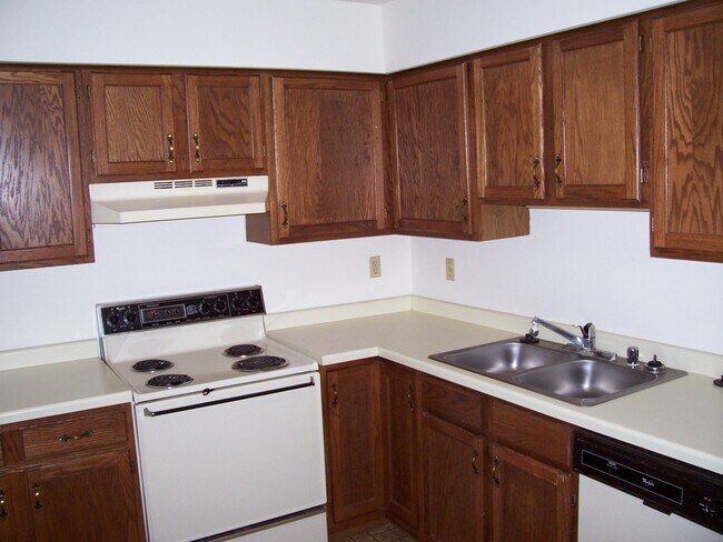 kitchen - W71N881 Harrison Ct
