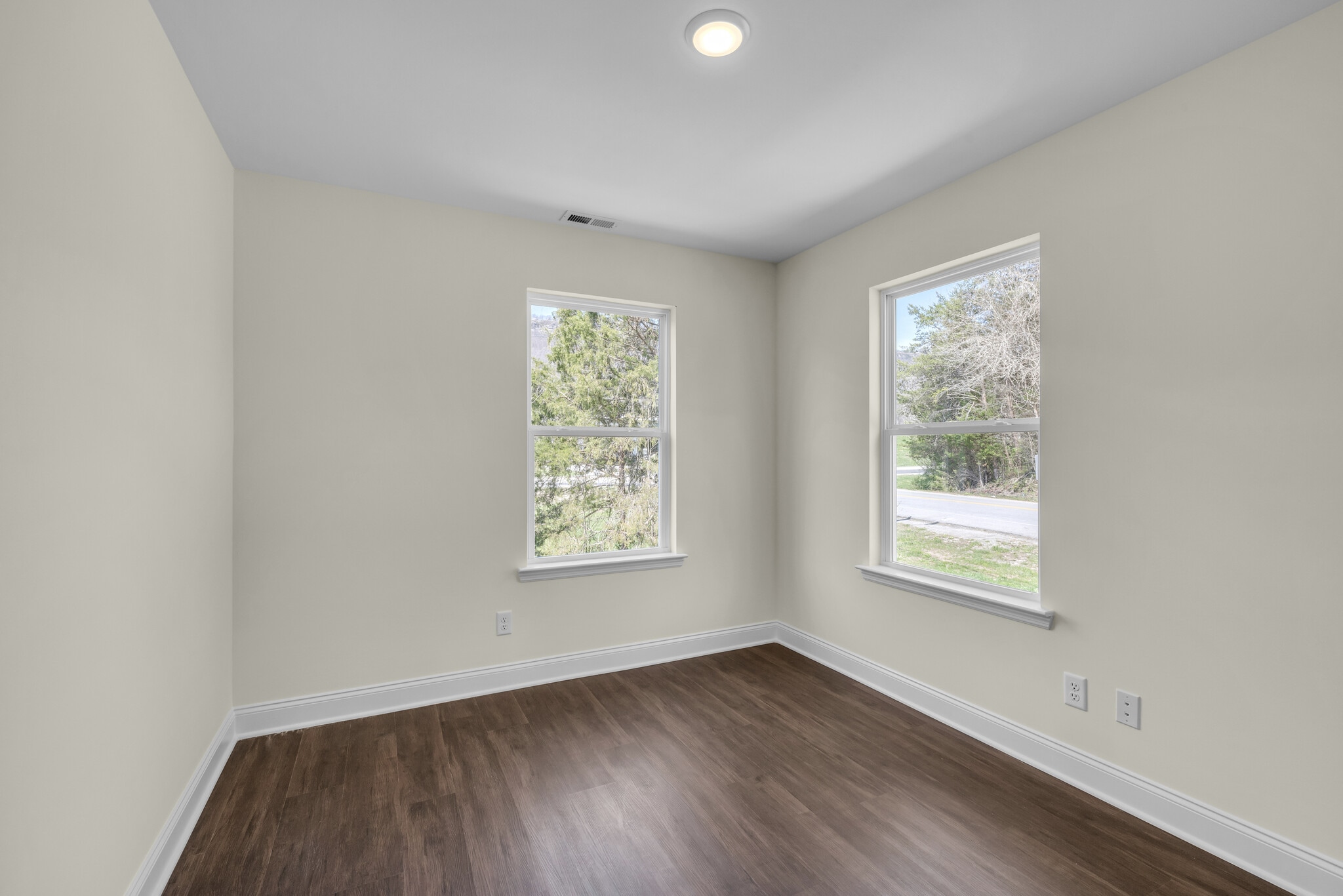 Building Photo - 5563 Stream Ln