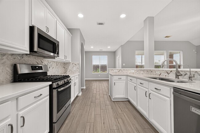 Building Photo - 21610 Avalon Queen Dr
