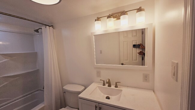 Building Photo - 317 Boston Ave