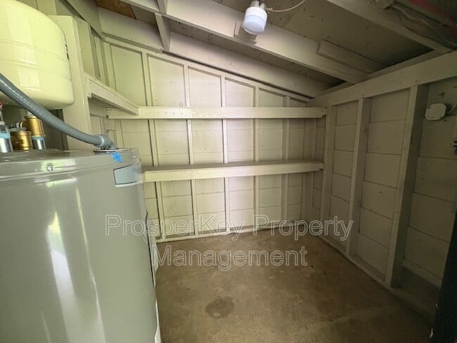 Building Photo - 861 Wright Dr
