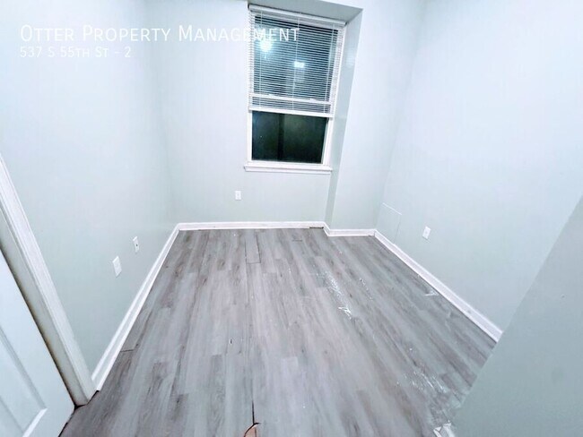 Building Photo - 537 S 55th St