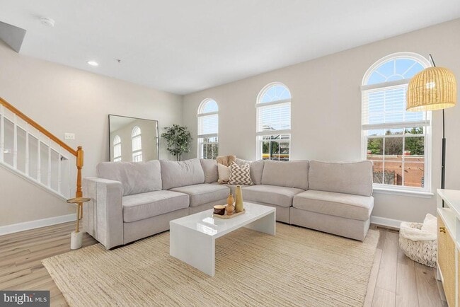 Building Photo - 709 Gaither Rd