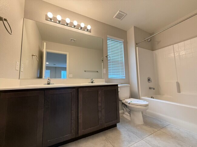 Building Photo - 5520 Bonita Park Ct