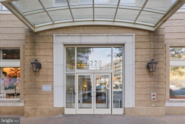 Building Photo - 1220 N Fillmore St