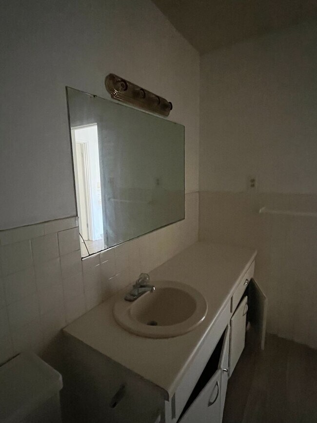 Building Photo - 1608 58th St