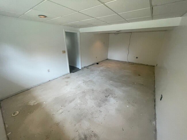 Building Photo - 3 Bedroom on a Large Plot