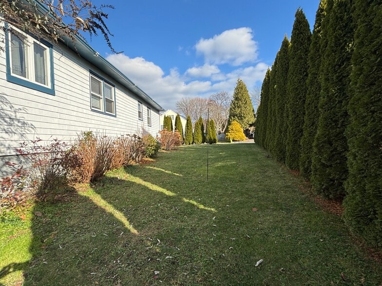 Building Photo - 29 Newport Ave