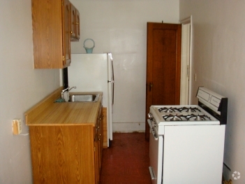 Kitchen - Algonquin Apartments