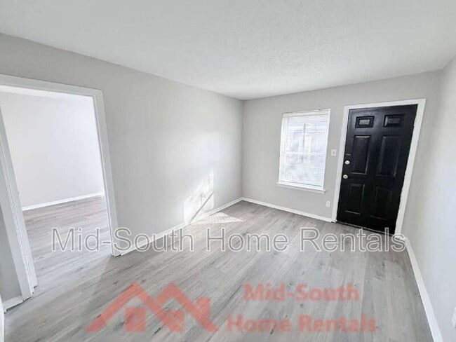 Building Photo - 139 N Claybrook St