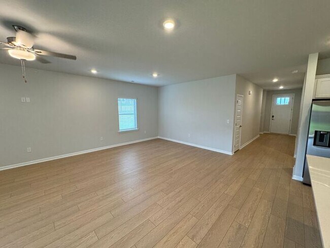 Building Photo - Clift Farm home WITH FENCED YARD