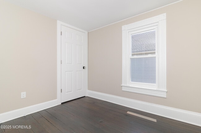 Building Photo - 30 Conover St