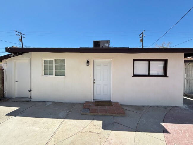 Building Photo - 45025 1/2 10TH STREET WEST