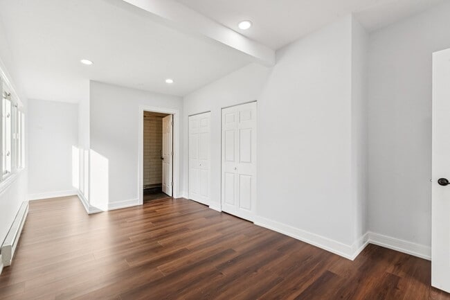 Building Photo - 26 N Craig Pl