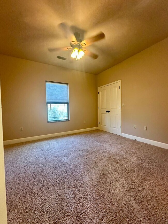 Building Photo - 1250-MF2-IO