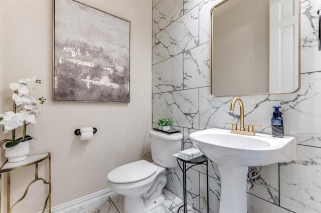 Building Photo - 5102 Kiowa Dr