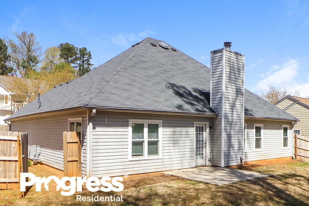 Building Photo - 2950 Northcliff Dr