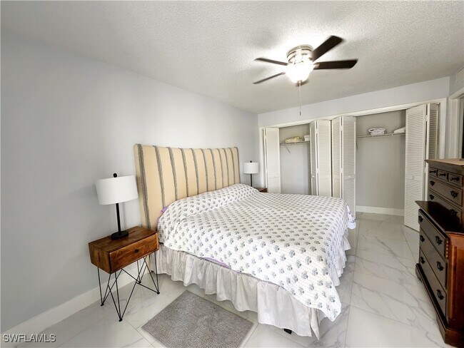 Building Photo - 3615 Boca Ciega Dr