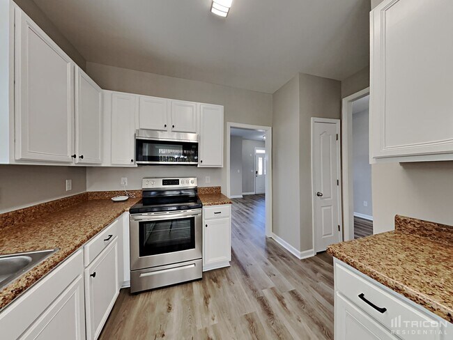 Building Photo - 645 McCarthy Dr