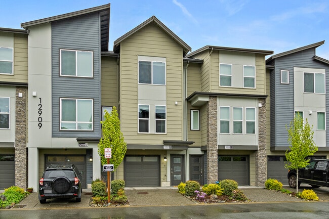 Building Photo - 12909 20th Dr W