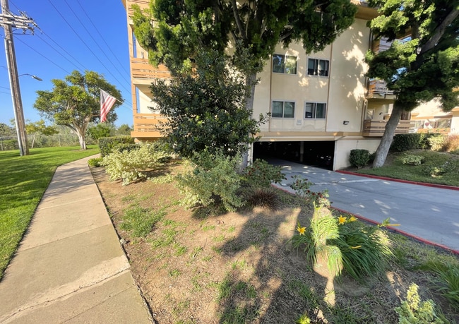 Building Photo - 4082 Valeta St