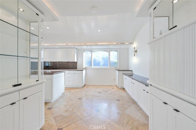 Building Photo - 411 Goldenrod Ave
