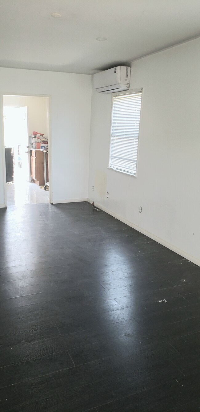 Building Photo - 8332 Ackley St