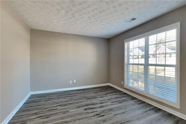 Building Photo - 41 Ludwick Ln