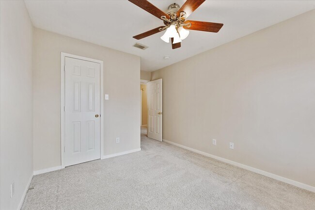 Building Photo - 23806 Spring Way Dr