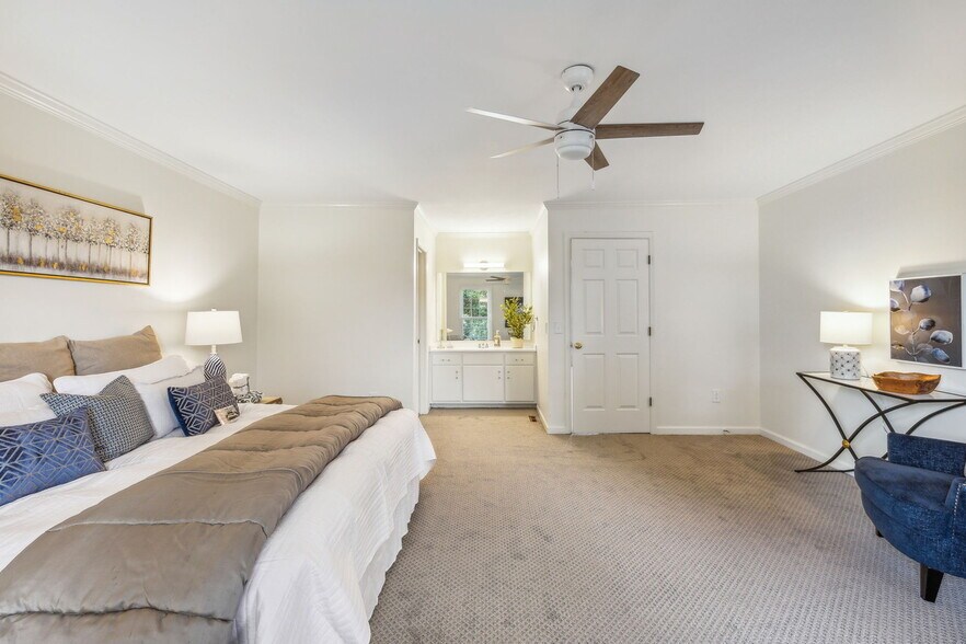 Building Photo - 4100 Lealand Ln