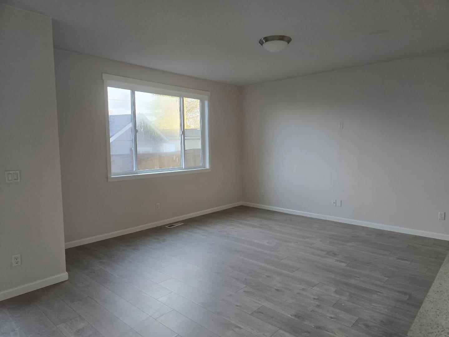 Building Photo - 173 N 7th Ave