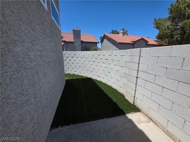 Building Photo - 2275 Ramsgate Dr