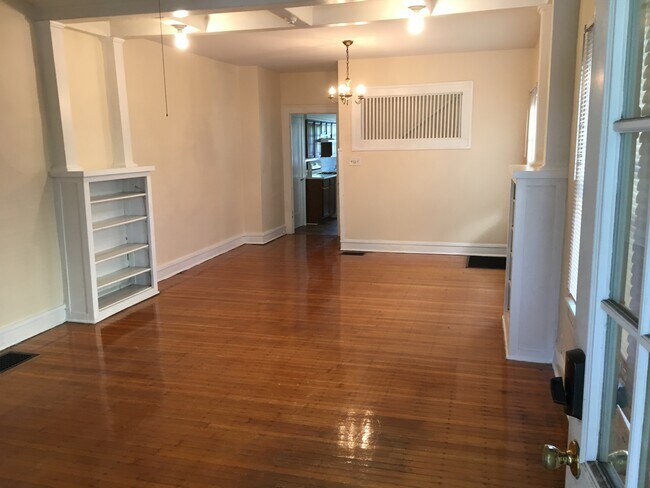 Building Photo - 5240 N College Ave