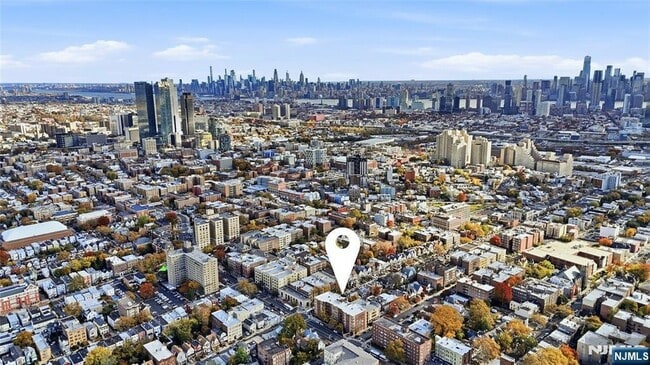 Building Photo - 2520 John F. Kennedy Blvd