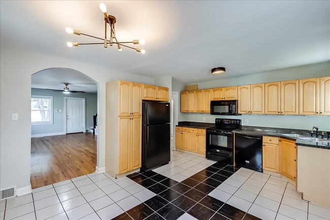 Building Photo - 1120 Liberty Rd