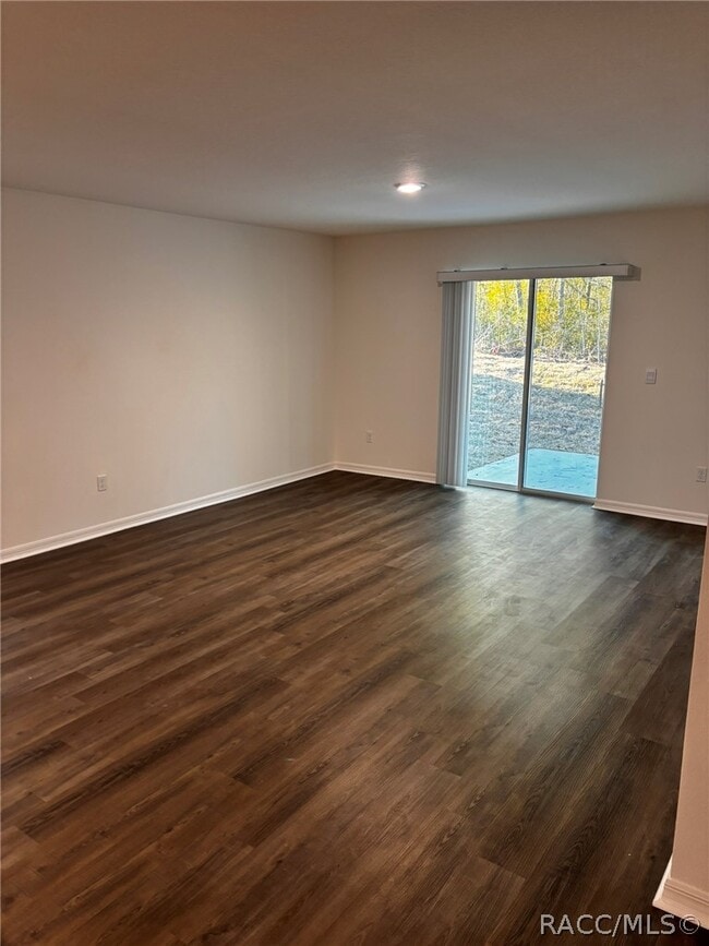 Building Photo - 2845 W Gardenia Dr