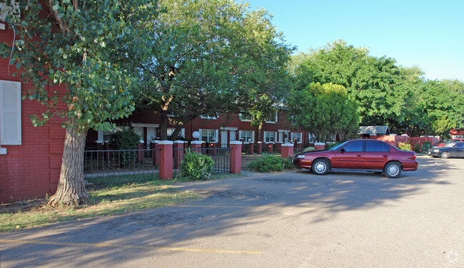 Siena Townhomes & Flats - Siena Townhomes